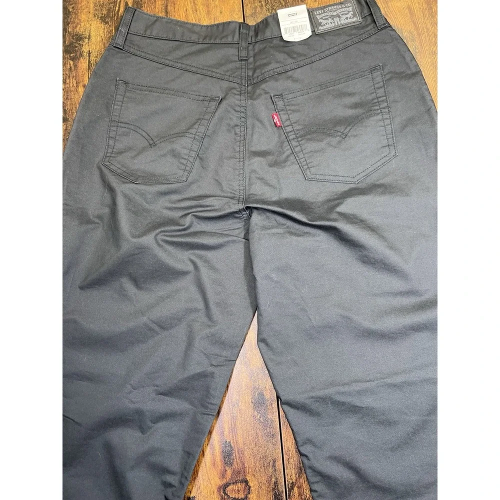 Levi's High-Waisted Mom Jeans Womens 30x30 Black Solid Tapered Leg Relaxed Fit